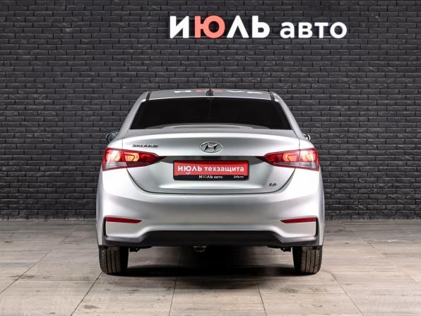 Hyundai Solaris II с пробегом 2018 года, цена 1 350 000 рублей, 178346 км, седан, Автокод Объявления