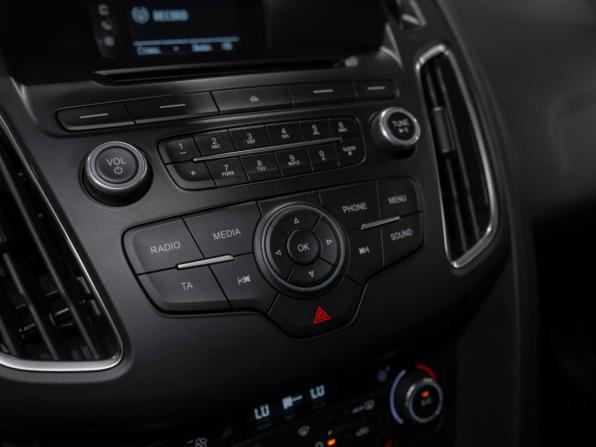 Ford Focus III Рестайлинг с пробегом 2017 года, цена 1 290 000 рублей, 64057 км, седан, Автокод Объявления