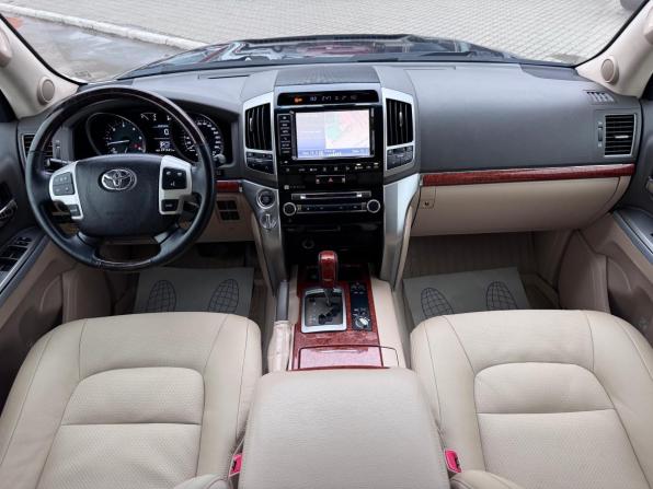 Toyota Land Cruiser 200 Series Рестайлинг 1 с пробегом 2012 года, цена 3 250 000 рублей, 271421 км, внедорожник, Автокод Объявления