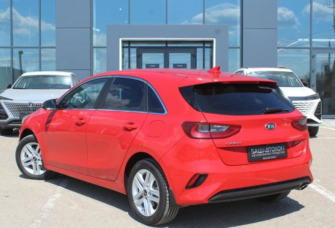 Kia Ceed III с пробегом 2019 года, цена 2 020 000 рублей, 48300 км, хэтчбек, Автокод Объявления