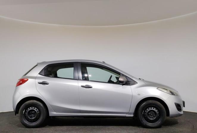Mazda 2 II (DE) с пробегом 2010 года, цена 500 000 рублей, 136895 км, хэтчбек, Автокод Объявления