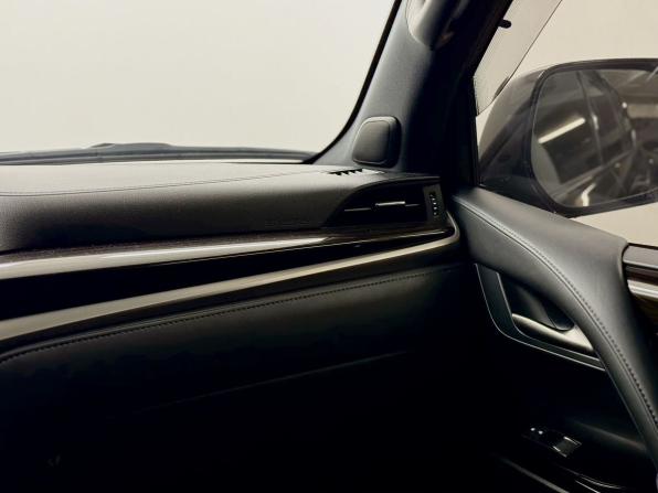 Lexus LX III Рестайлинг 2 с пробегом 2019 года, цена 10 700 000 рублей, 97203 км, внедорожник, Автокод Объявления