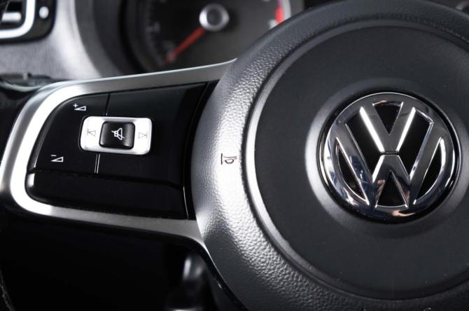 Volkswagen Polo V Рестайлинг с пробегом 2018 года, цена 909 000 рублей, 359321 км, седан, Автокод Объявления