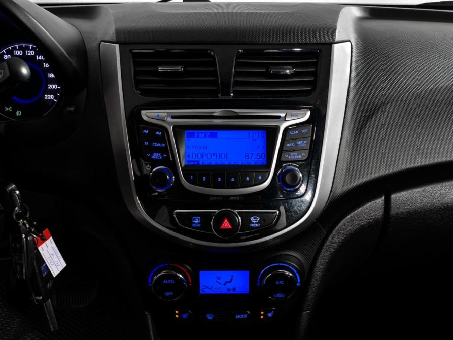 Hyundai Solaris I Санкт-Петербург  - изображение 16
