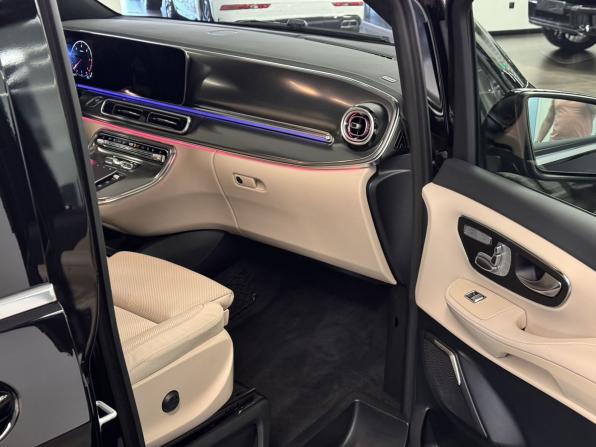 Mercedes-Benz V-Класс III (W447) Рестайлинг 2 с пробегом 2025 года, цена 18 000 000 рублей, 30 км, минивэн, Автокод Объявления