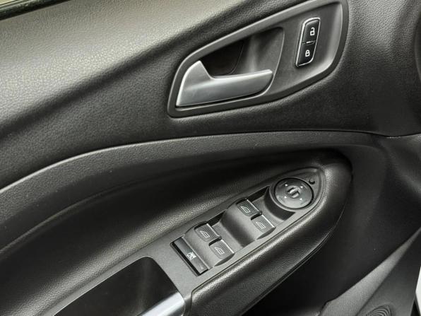 Ford Kuga II с пробегом 2013 года, цена 1 197 000 рублей, 105600 км, внедорожник, Автокод Объявления