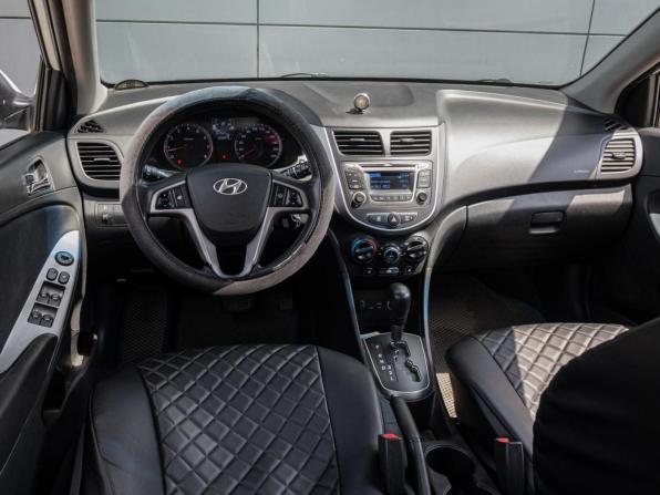 Hyundai Solaris I Рестайлинг с пробегом 2014 года, цена 800 000 рублей, 308945 км, хэтчбек, Автокод Объявления