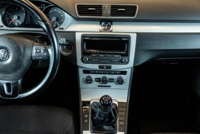 Volkswagen Passat B7 с пробегом 2011 года, цена 1 049 000 рублей, 215541 км, седан, Автокод Объявления