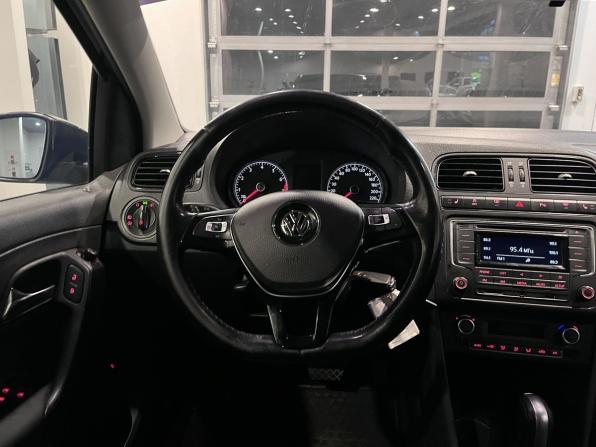 Volkswagen Polo V Рестайлинг с пробегом 2017 года, цена 1 263 000 рублей, 130703 км, седан, Автокод Объявления