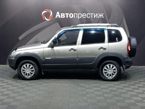 Chevrolet Niva I Рестайлинг с пробегом 2011 года, цена 420 000 рублей, 160000 км, внедорожник, Автокод Объявления