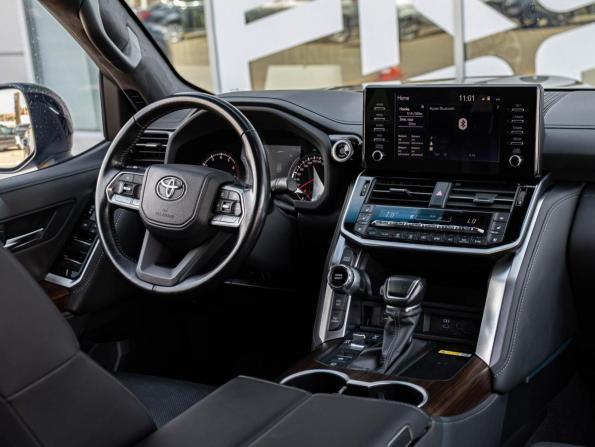 Toyota Land Cruiser 300 Series с пробегом 2023 года, цена 11 950 000 рублей, 89134 км, внедорожник, Автокод Объявления