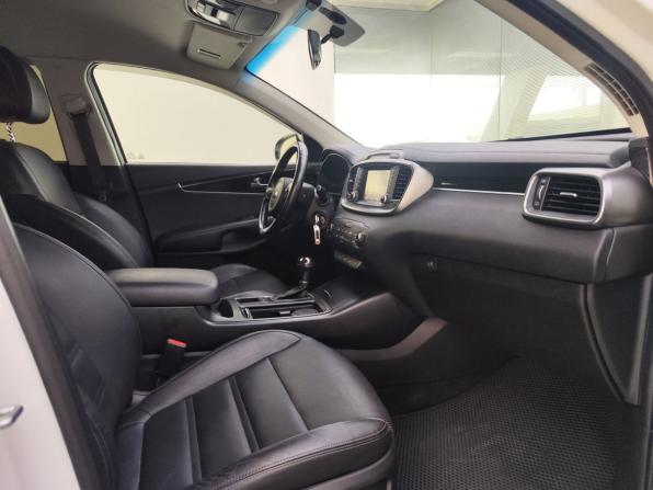 Kia Sorento III Prime Рестайлинг с пробегом 2017 года, цена 2 449 000 рублей, 113867 км, внедорожник, Автокод Объявления