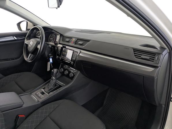 Skoda Superb III с пробегом 2019 года, цена 2 450 000 рублей, 53688 км, лифтбек, Автокод Объявления