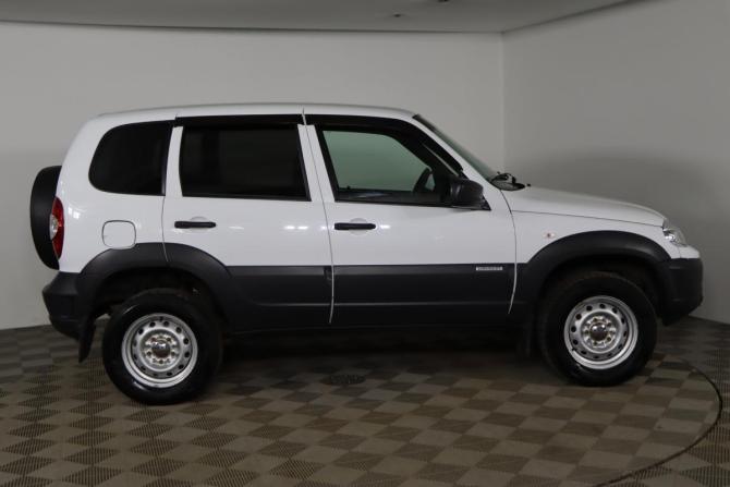 Chevrolet Niva I Рестайлинг с пробегом 2017 года, цена 789 990 рублей, 80436 км, внедорожник, Автокод Объявления