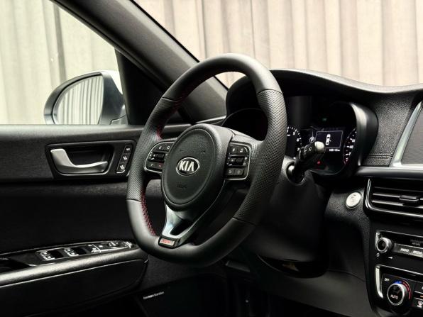 Kia Optima IV с пробегом 2017 года, цена 1 799 000 рублей, 185114 км, седан, Автокод Объявления