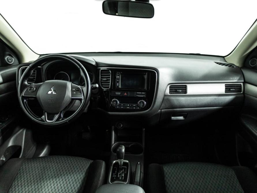 Mitsubishi Outlander III Рестайлинг 2 Санкт-Петербург  - изображение 13