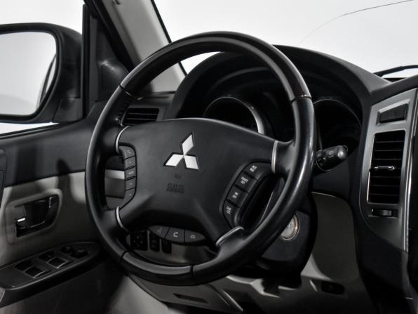 Mitsubishi Pajero IV Рестайлинг 2 с пробегом 2019 года, цена 3 597 900 рублей, 75435 км, внедорожник, Автокод Объявления