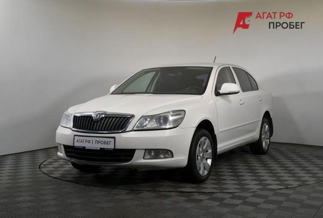 Skoda Octavia II (A5) Рестайлинг с пробегом 2013 года, цена 950 000 рублей, 346061 км, лифтбек, Автокод Объявления
