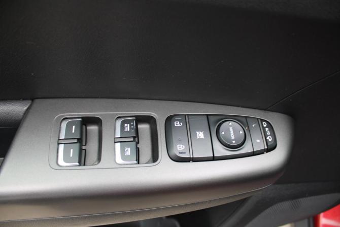 Kia Sportage IV Рестайлинг с пробегом 2020 года, цена 2 395 000 рублей, 79800 км, внедорожник, Автокод Объявления
