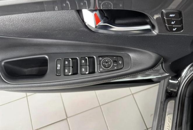 Hyundai Santa Fe IV Рестайлинг с пробегом 2022 года, цена 3 300 000 рублей, 100921 км, внедорожник, Автокод Объявления