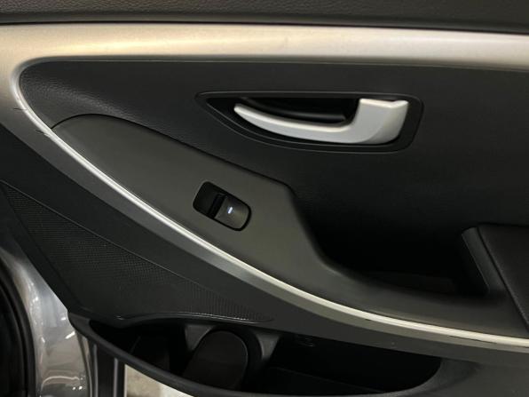 Hyundai i30 II с пробегом 2013 года, цена 950 000 рублей, 163363 км, хэтчбек, Автокод Объявления