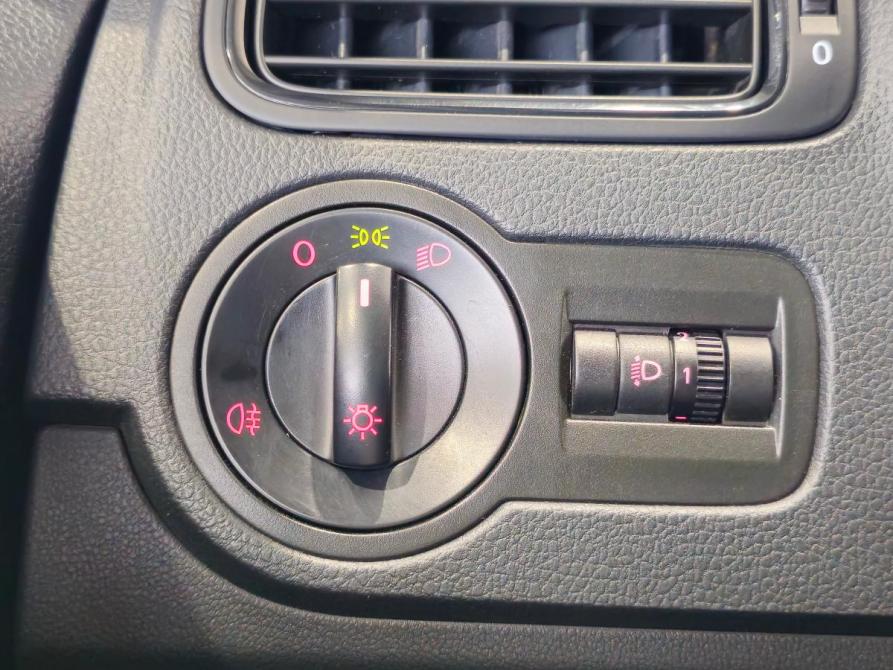 Volkswagen Polo V Рестайлинг Таганрог  - изображение 12
