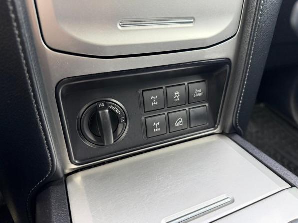 Toyota Land Cruiser Prado 150 Series Рестайлинг 2 с пробегом 2018 года, цена 4 100 000 рублей, 241379 км, внедорожник, Автокод Объявления