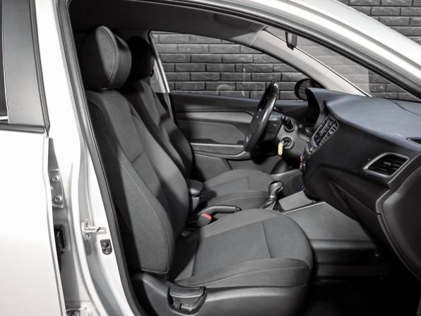 Hyundai Solaris II с пробегом 2018 года, цена 1 350 000 рублей, 178346 км, седан, Автокод Объявления