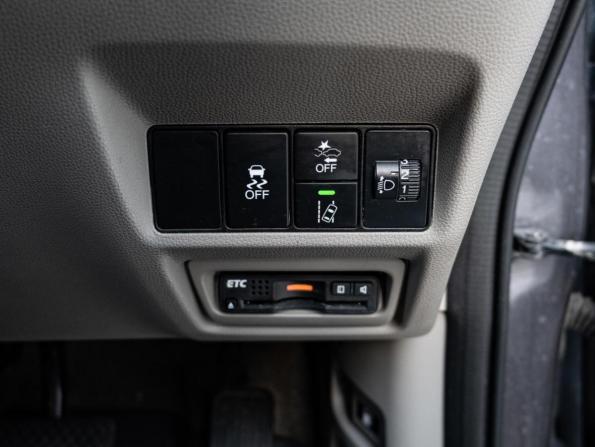 Honda Stepwgn V с пробегом 2017 года, цена 1 940 000 рублей, 96183 км, минивэн, Автокод Объявления