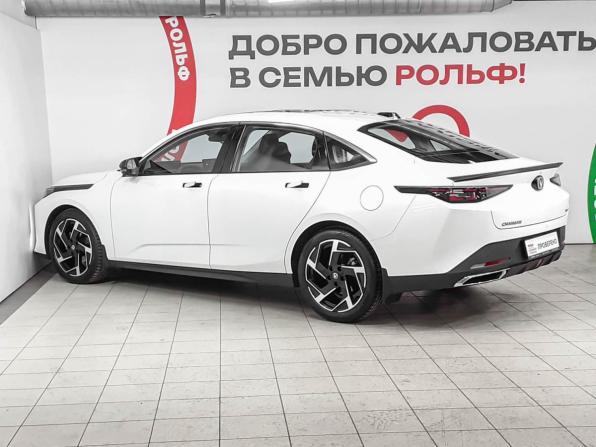 Changan Lamore с пробегом 2024 года, цена 2 090 000 рублей, 25200 км, седан, Автокод Объявления