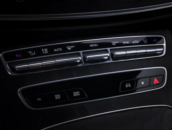 Mercedes-Benz E-Класс V (W213 S213 C238) Рестайлинг с пробегом 2021 года, цена 4 350 000 рублей, 48449 км, седан, Автокод Объявления