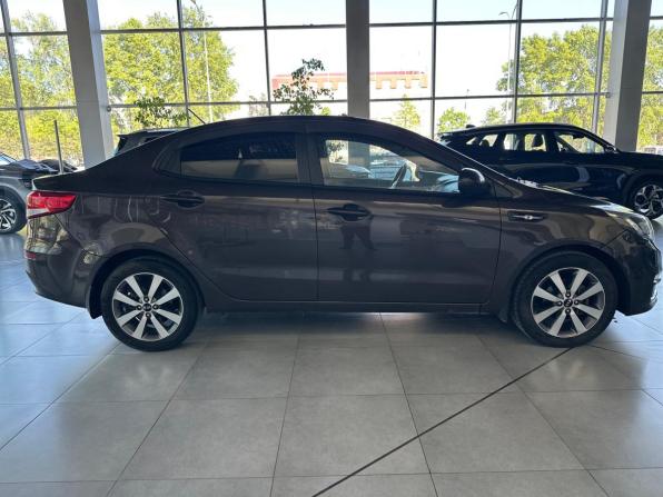 Kia Rio III Рестайлинг с пробегом 2015 года, цена 1 039 000 рублей, 170000 км, седан, Автокод Объявления