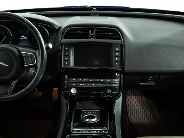 Jaguar XE I с пробегом 2016 года, цена 1 844 700 рублей, 103354 км, седан, Автокод Объявления