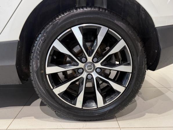 Volvo V40 Cross Country I Рестайлинг с пробегом 2019 года, цена 1 758 000 рублей, 117071 км, хэтчбек, Автокод Объявления