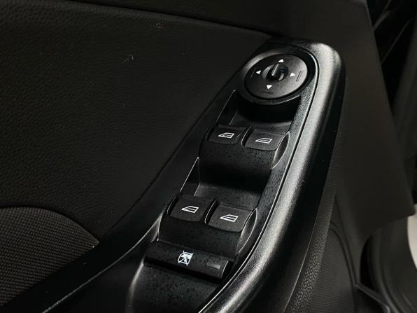 Ford Fiesta Mk6 Рестайлинг с пробегом 2015 года, цена 870 000 рублей, 98459 км, седан, Автокод Объявления