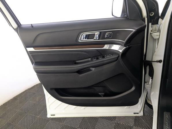 Ford Explorer V Рестайлинг с пробегом 2017 года, цена 2 655 000 рублей, 166477 км, внедорожник, Автокод Объявления