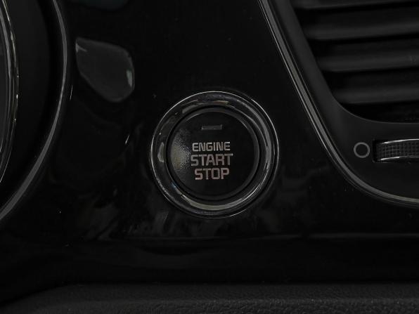 Kia Carnival III с пробегом 2017 года, цена 2 640 000 рублей, 174289 км, минивэн, Автокод Объявления