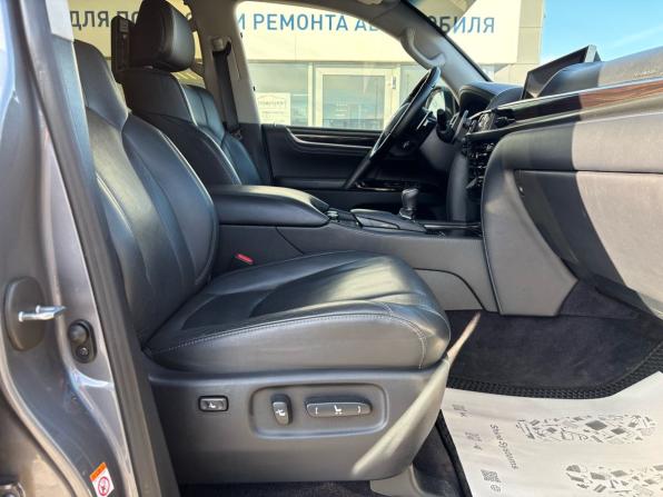 Lexus LX III Рестайлинг 2 с пробегом 2016 года, цена 5 980 000 рублей, 229500 км, внедорожник, Автокод Объявления