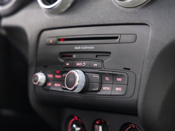 Audi A1 I (8X) с пробегом 2011 года, цена 998 000 рублей, 120104 км, хэтчбек, Автокод Объявления