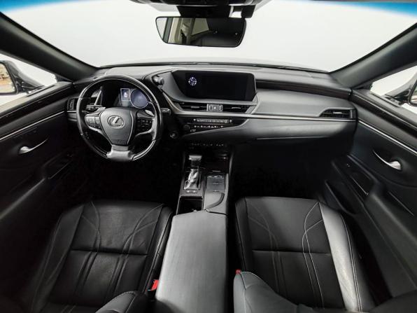 Lexus ES VII с пробегом 2019 года, цена 3 699 000 рублей, 106524 км, седан, Автокод Объявления