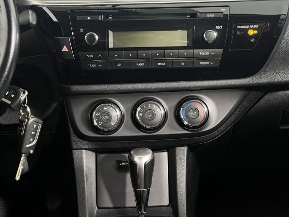 Toyota Corolla XI (E160 E170 E180) с пробегом 2013 года, цена 1 250 000 рублей, 208000 км, седан, Автокод Объявления