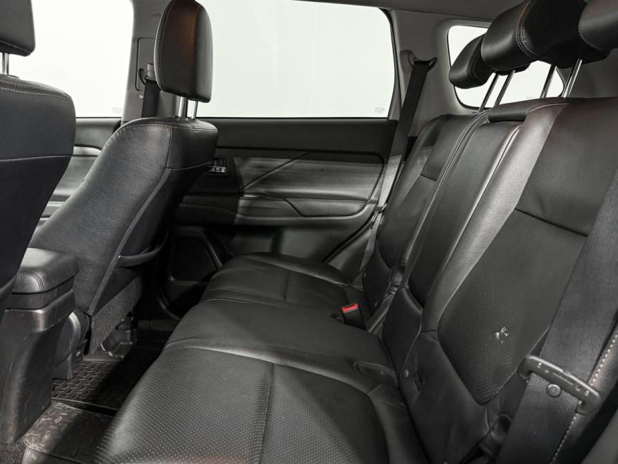 Mitsubishi Outlander III Рестайлинг Санкт-Петербург  - изображение 12