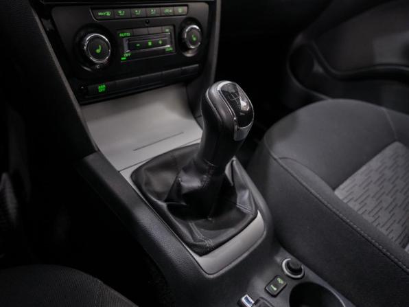 Skoda Octavia II (A5) Рестайлинг с пробегом 2012 года, цена 831 000 рублей, 180000 км, лифтбек, Автокод Объявления
