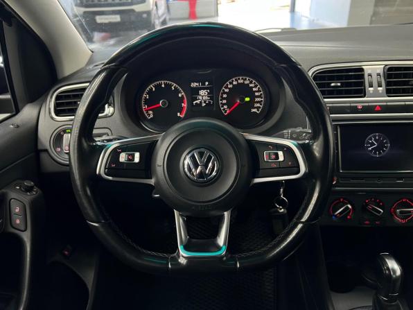 Volkswagen Polo V Рестайлинг с пробегом 2019 года, цена 999 000 рублей, 180000 км, седан, Автокод Объявления