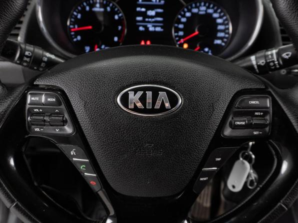Kia Cerato III Рестайлинг (Classic) с пробегом 2017 года, цена 1 449 000 рублей, 165122 км, седан, Автокод Объявления
