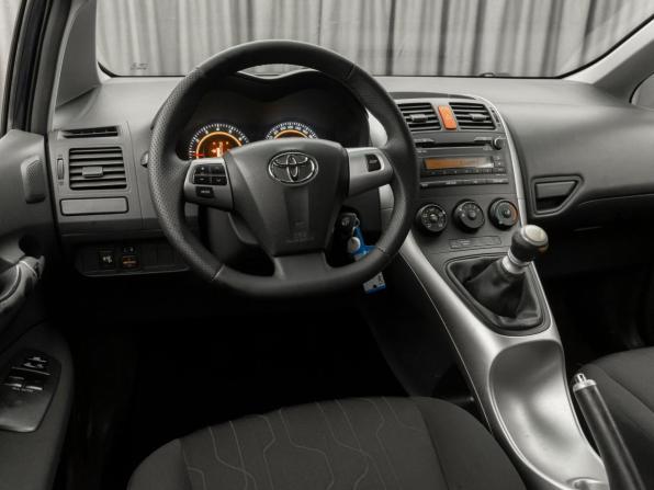 Toyota Auris I Рестайлинг с пробегом 2010 года, цена 900 000 рублей, 153472 км, хэтчбек, Автокод Объявления