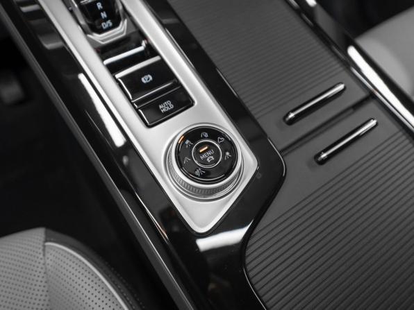 Volkswagen Tavendor I с пробегом 2026 года, цена 5 900 000 рублей, 50 км, внедорожник, Автокод Объявления