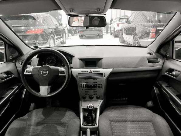Opel Astra H Рестайлинг с пробегом 2011 года, цена 499 000 рублей, 170230 км, седан, Автокод Объявления