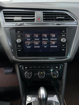Volkswagen Tiguan II с пробегом 2018 года, цена 2 870 000 рублей, 98403 км, внедорожник, Автокод Объявления