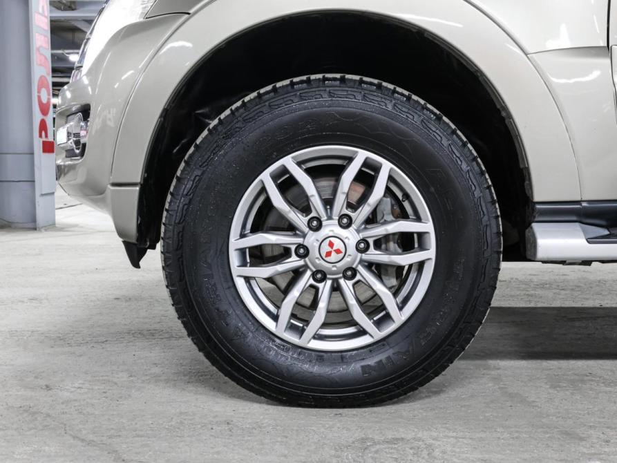 Mitsubishi Pajero IV Рестайлинг 2 Москва  - изображение 23